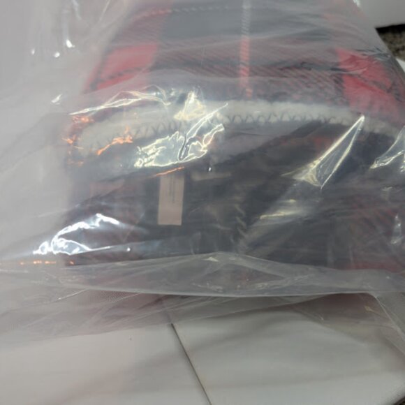 NWT Never Used Victoria’s Secret Plaid Tote Bag & Cozy Blanket Set - Picture 8 of 9